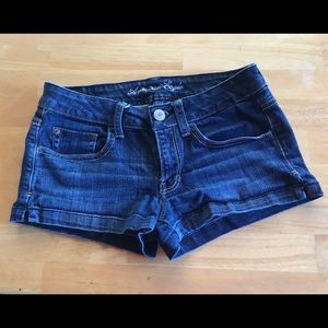 American Eagle low-rise shortie